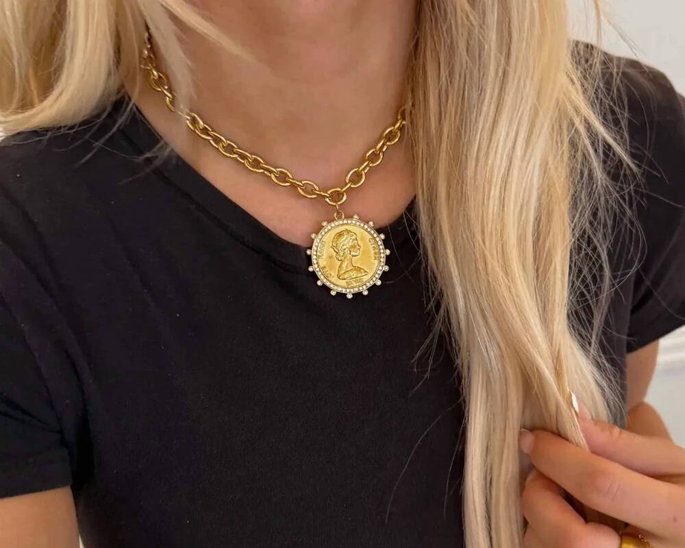 NEW CHANSUTTPEARLS women's coin necklace in gold
